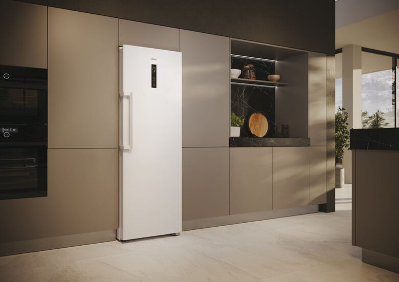 Haier INSTASWITCH H4F272WEH1 Congelatore Verticale a Libera Installazione 272 L E Bianco