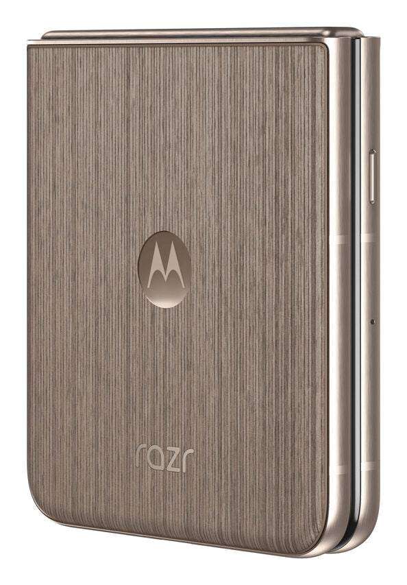 Motorola razr 60 Ultra con Moto AI (16/512GB, 50+50MP, selfie 50MP, display esterno 4.0" interno 7" pOLED 165Hz, Qualcomm Snapdragon 8 Elite, 4700mAh, 5G, Dual SIM, Android 15) PANTONE Mount