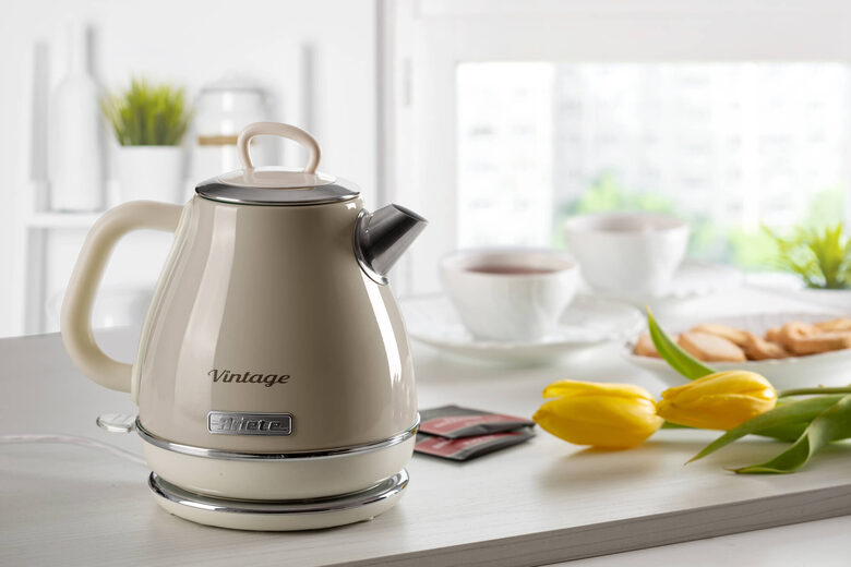 Ariete 2868 Bollitore Elettrico Vintage 1 Litro - Infusi, Tè e Tisane - Autospegnimento - Acciaio Inox - 1 Litro - 1600 Watt - Beige
