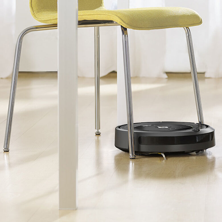 iRobot Roomba 606 Aspirapolvere Robot 0,6 L Senza sacchetto Nero