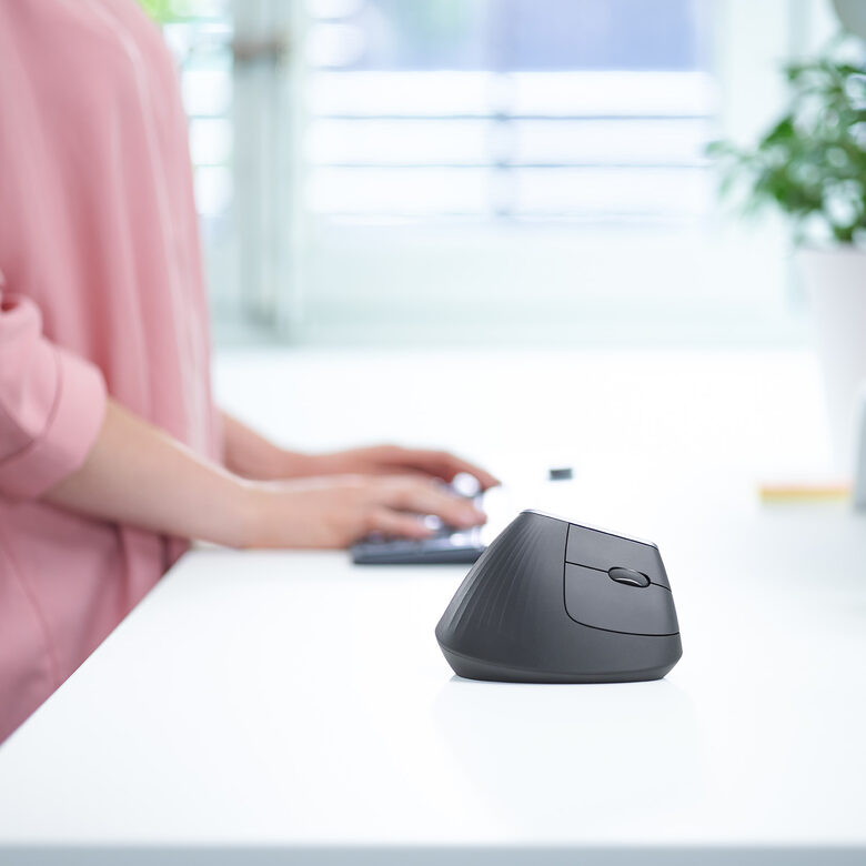Logitech MX Vertical mouse Mano destra Wireless a RF + Bluetooth Ottico 4000 DPI