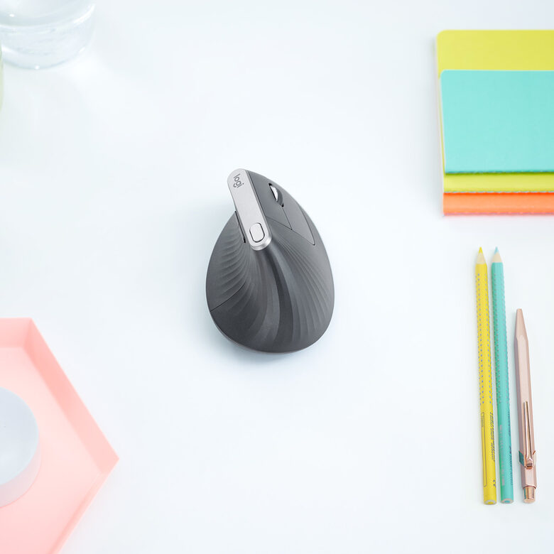 Logitech MX Vertical mouse Mano destra Wireless a RF + Bluetooth Ottico 4000 DPI