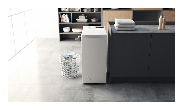 Hotpoint Ariston WMTG725BIT Lavatrice A Carica Dall'alto Libera Installazione 7 Kg, 1200 Giri, Antimacchia, Classe B, Bianco