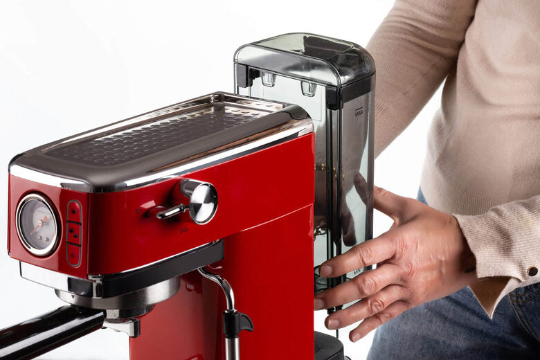 Ariete 1381 Macchina da caffè con manometro, compatibile con caffè in polvere e cialde ESE, 1300 W, Capacità 1,1 L, 15 bar di pressione, Filtro 1 o 2 tazze, Dispositivo Cappuccino Rosso