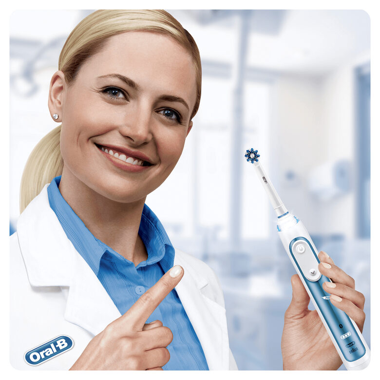 Oral-B Spazzolino Elettrico Smart 6 6600