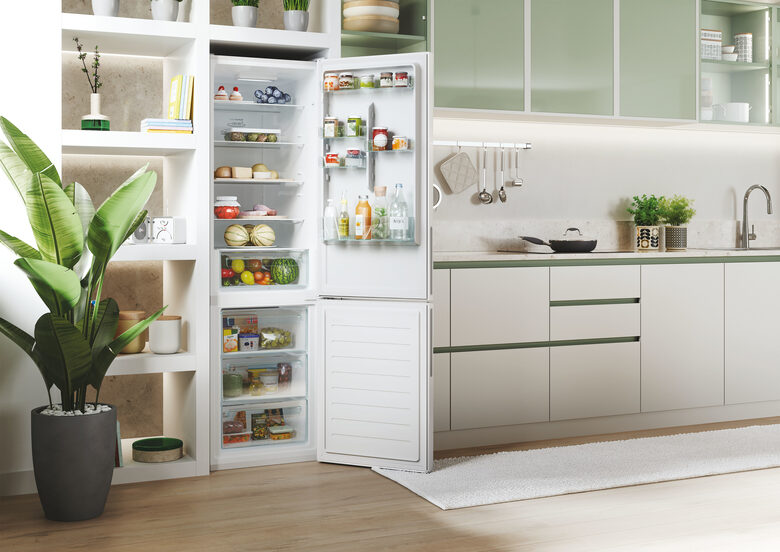 Candy CCE3T620EW frigorifero con congelatore Da incasso 377 L E Bianco
