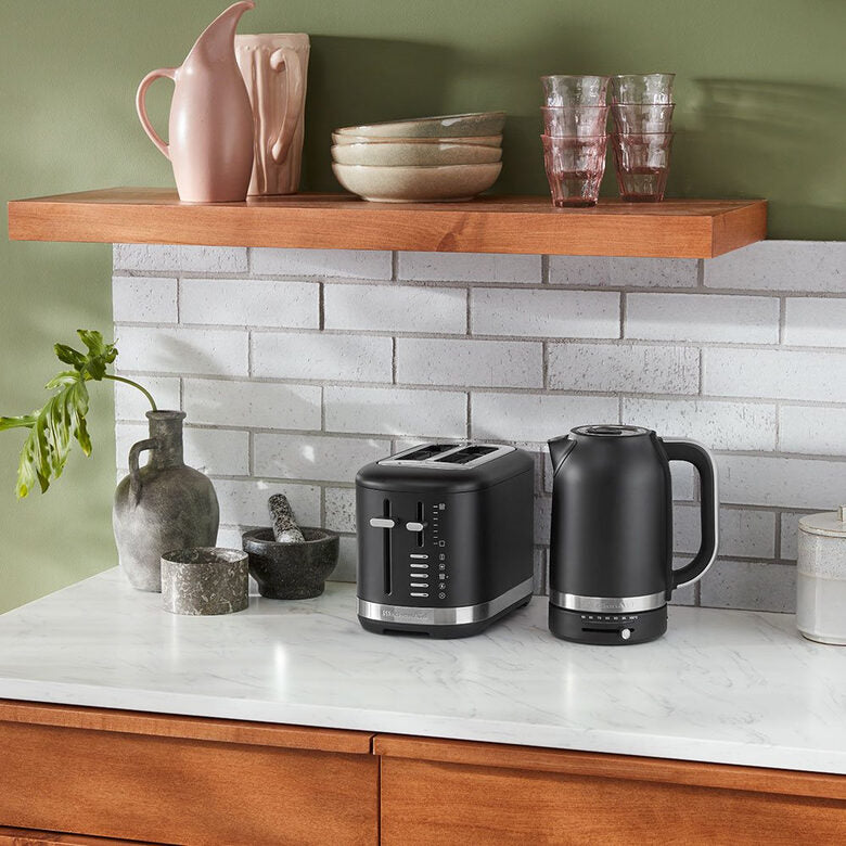 KitchenAid 5KEK1701EBM bollitore elettrico 1,7 L 2400 W Nero
