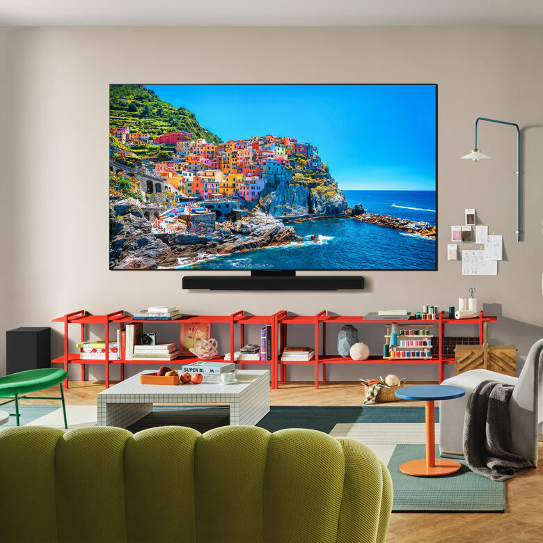 LG OLED evo AI OLED83C54LA TV Serie C5 83'' pollici 4K, α9 Gen8, Brightness Booster, 40W, 4 HDMI, VRR 144Hz, Smart TV WebOS 25