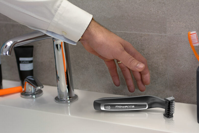 Rowenta TN6000 Forever Sharp per Radere, Regolare e Rifinire, Lame in Acciaio Inox Autoaffilanti e 3 Pettini Regolabarba, Batteria al Litio, Autonomia 120 min