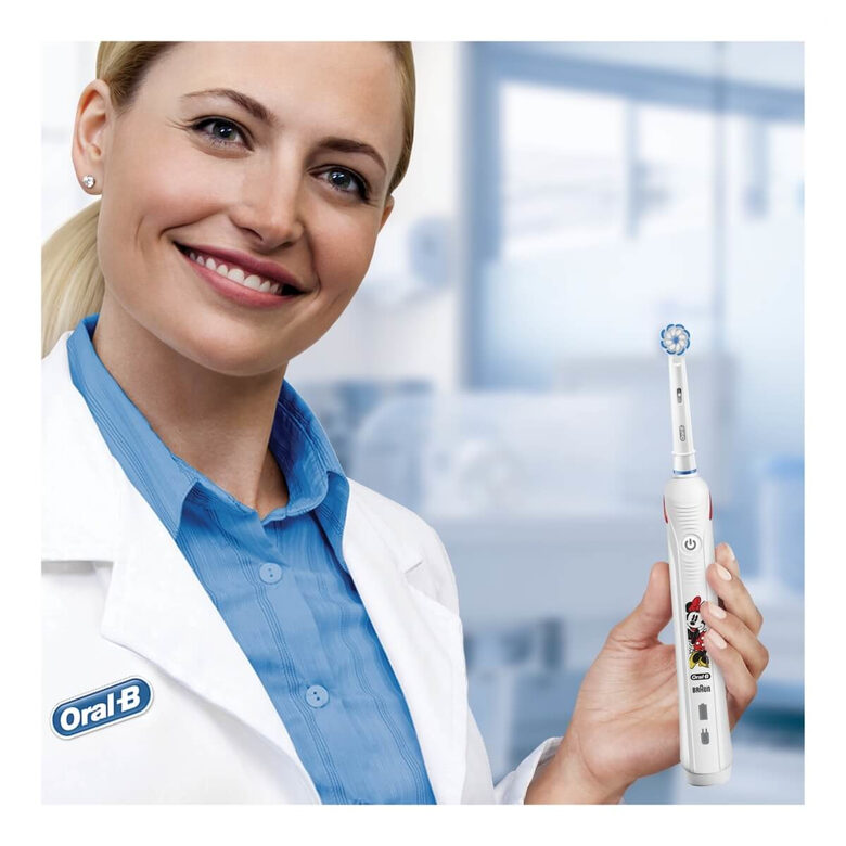 Oral-B Pro2 Junior Minnie Bambino Spazzolino rotante-oscillante Bianco