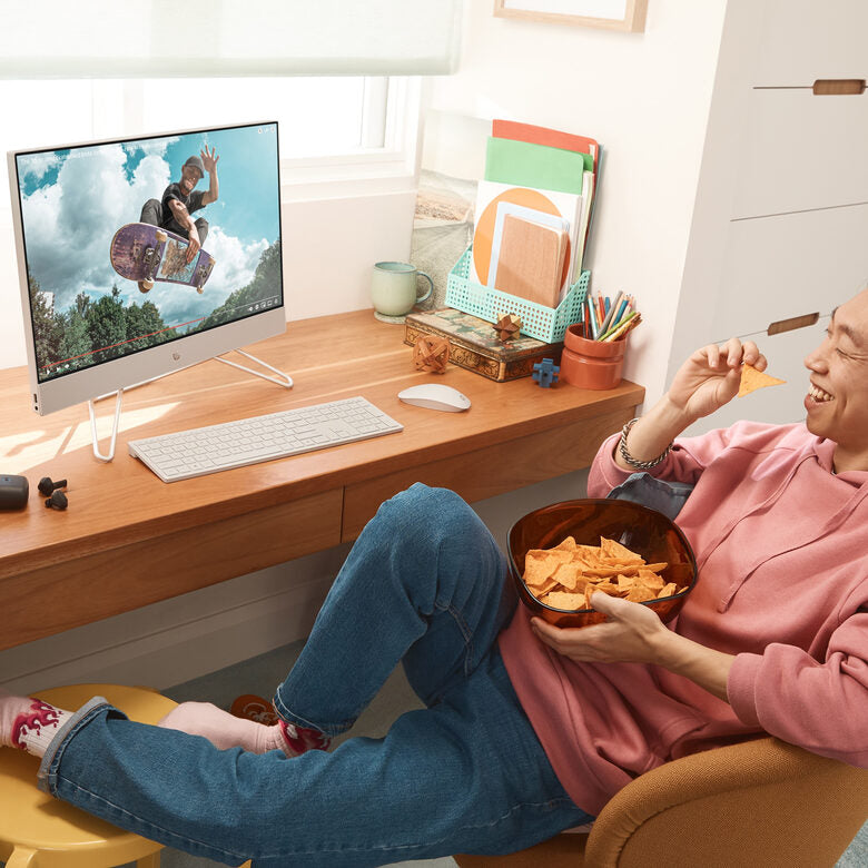 HP 24-cb0018nl AMD Ryzen™ 3 5300U 60,5 cm (23.8") 1920 x 1080 Pixel PC All-in-one 8 GB DDR4-SDRAM 256 GB SSD Windows 11 Home Wi-Fi 6 (802.11ax) Bianco