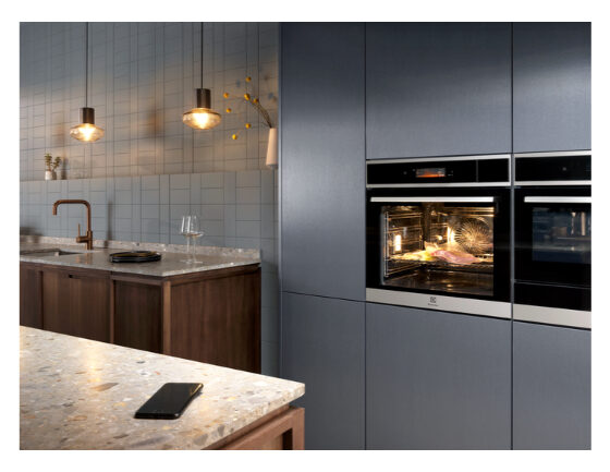Electrolux EOC5H40X Forno a Incasso 72 L A Nero, Acciaio inossidabile