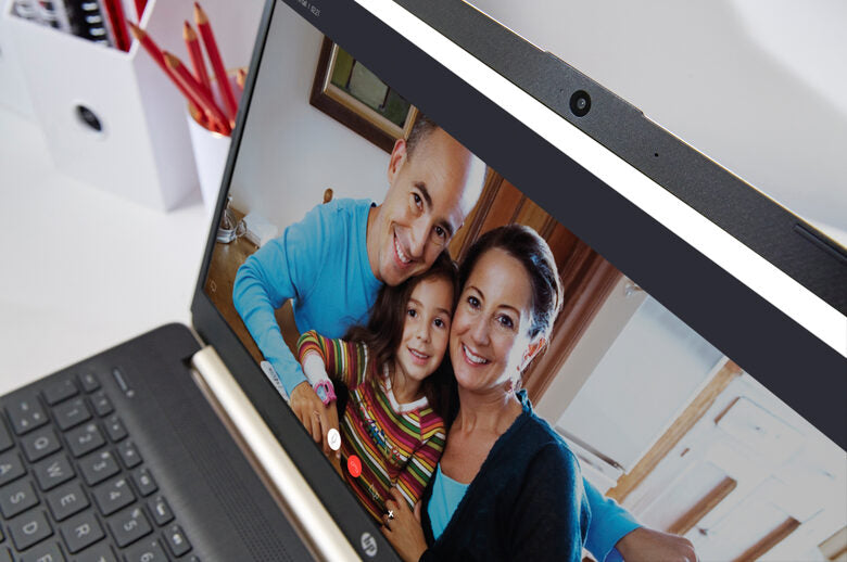 HP 15-dw0133nl Computer portatile 39,6 cm (15.6") HD Intel® Core™ i3 di ottava generazione 8 GB DDR4-SDRAM 256 GB SSD Wi-Fi 5 (802.11ac) Windows 10 Home Argento