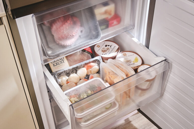 Candy CNCQ2T618EX Fresco 300 Frigorifero Combinato A Libera Installazione, No Frost, Area Fresh 0°C, Classe E, Acciaio Inox