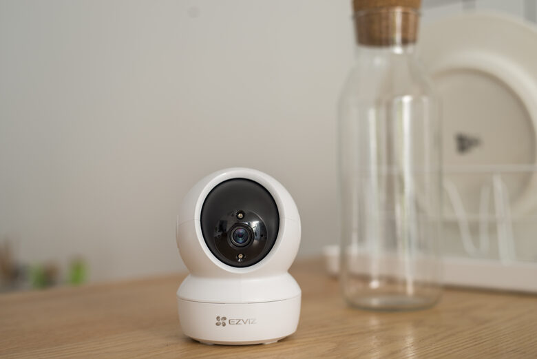 EZVIZ C6N Telecamera Wi-Fi motorizzata per interno con vista a 360°