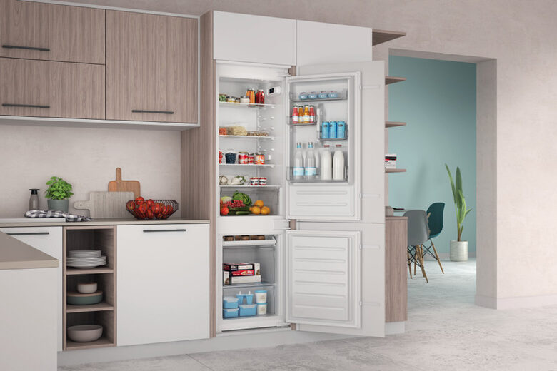 Indesit INC18D021A1 Frigorifero Da incasso 268 L E Bianco