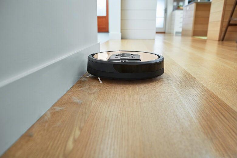 iRobot Roomba 976 Aspirapolvere Robot 0,6 L Senza sacchetto Beige, Nero, Marrone