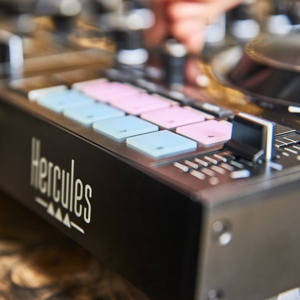 Hercules Inpulse 500 Mixer con controllo DVS (Digital Vinyl System) Nero