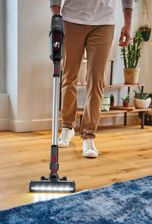 Rowenta RH6933, Cleaner X-PERT 3.60, Scopa Elettrica, 45 minuti di Autonomia, Peso di 2,2 Kg, Nero & Rosso