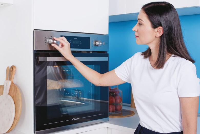Candy FSCTX886 Smart Steam WIFI Forno Elettrico Multifunzione da Incasso, 70 L, Autopulente, Connesso, Wi-Fi + BLE, Classe A, 59,5x56,8x59,5 cm, Inox [Classe di efficienza energetica A]