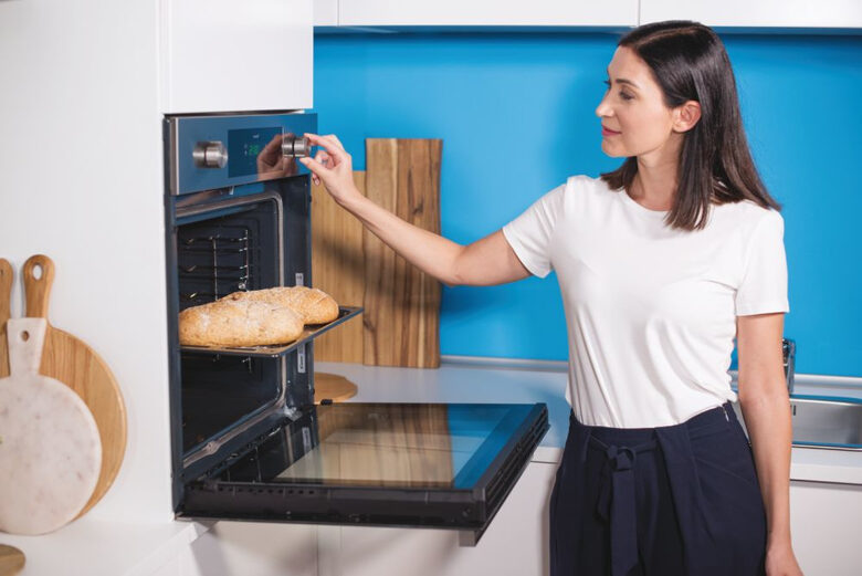 Candy FSCTX886 Smart Steam WIFI Forno Elettrico Multifunzione da Incasso, 70 L, Autopulente, Connesso, Wi-Fi + BLE, Classe A, 59,5x56,8x59,5 cm, Inox [Classe di efficienza energetica A]