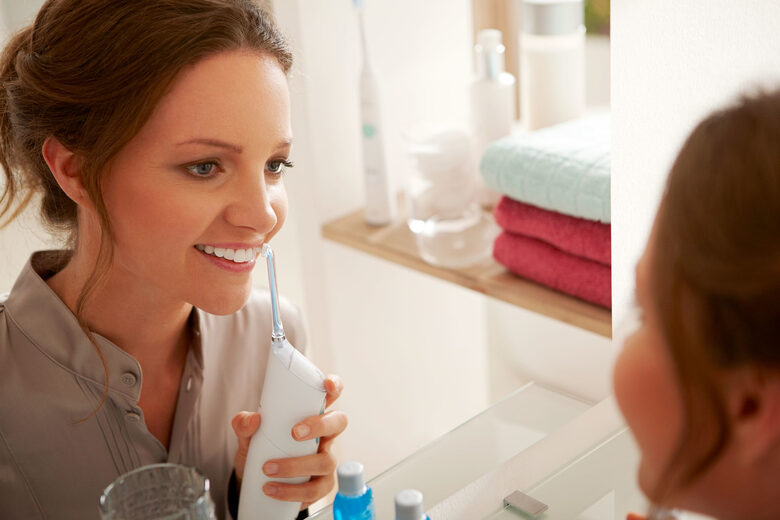Philips Con DiamondClean 9000, sistema di pulizia interdentale
