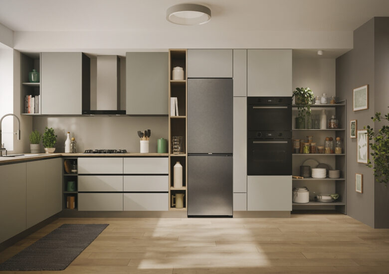 Candy CNCQ2T618EX Fresco 300 Frigorifero Combinato A Libera Installazione, No Frost, Area Fresh 0°C, Classe E, Acciaio Inox