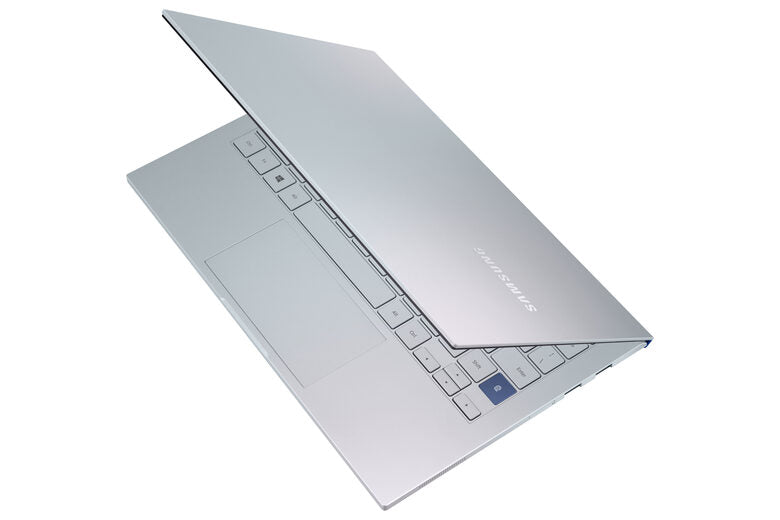Samsung Galaxy Book Ion 13,3” Aura Silver Intel® Core™ i5 di decima generazione Windows 10 Home Wi-Fi 6 RAM 8GB Memoria 256GB Batteria 69,7Wh Lettore impronte digitali