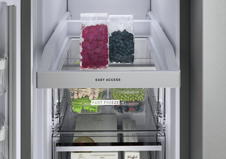 Whirlpool WQ9I MO1L frigorifero side-by-side Libera installazione 592 L F Acciaio inossidabile