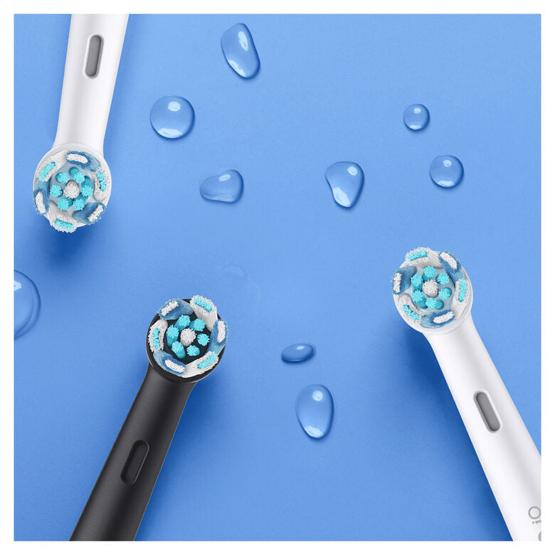 Oral-B iO - 8n - Spazzolino Elettrico Ricaricabile, 1 Spazzolino Bianco Esclusivo Con Tecnologia Magnetica Rivoluzionaria, Display A Colori, 1 Testina, 1 Custodia Da Viaggio Premium