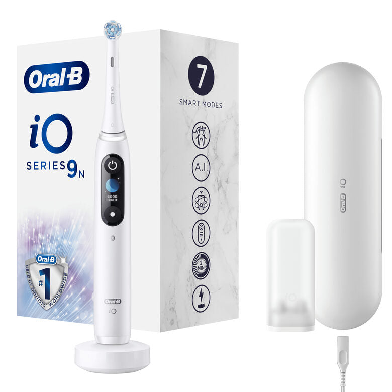 Oral-B iO - 9n - Spazzolino Elettrico Ricaricabile, 1 Spazzolino Bianco Esclusivo Con Tecnologia Magnetica Rivoluzionaria, Display A Colori, 1 Testina, 1 Custodia Da Viaggio Con Caricatore