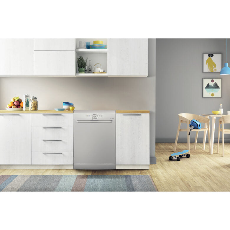 Indesit DFE 1B19 S Lavastoviglie Libera installazione 14 coperti F