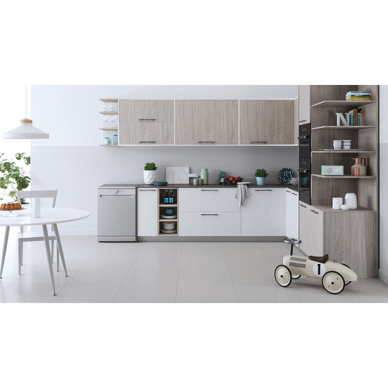 Indesit DFE 1B19 S Lavastoviglie Libera installazione 14 coperti F