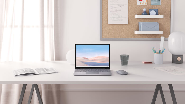 Microsoft Surface Laptop Go Intel® Core™ i5 i5-1035G1 Computer portatile 31,6 cm (12.4") Touch screen 4 GB LPDDR4x-SDRAM 64 GB eMMC Wi-Fi 6 (802.11ax) Windows 10 Home in S mode Platino