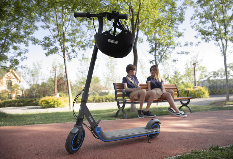 Ninebot by Segway E10 16 km/h Nero, Blu