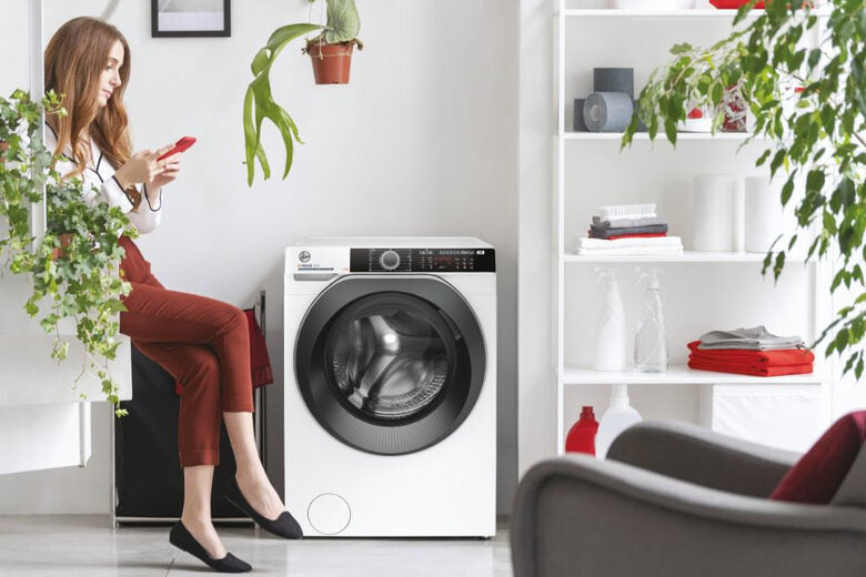 Hoover H-WASH500 HWE437AMBS/1-S lavatrice Carica frontale 7 kg 1300 Giri/min A Bianco