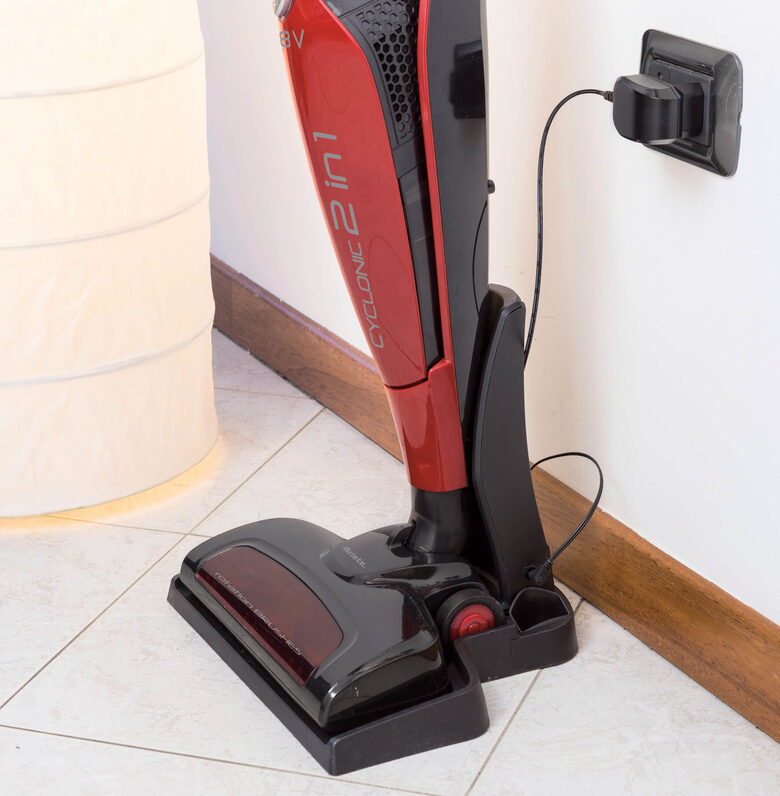Ariete EVO 2 IN 1 CORDLESS Senza sacchetto 0,8 L 13,8 W Nero, Rosso