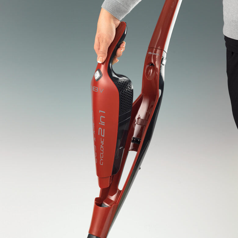 Ariete EVO 2 IN 1 CORDLESS Senza sacchetto 0,8 L 13,8 W Nero, Rosso