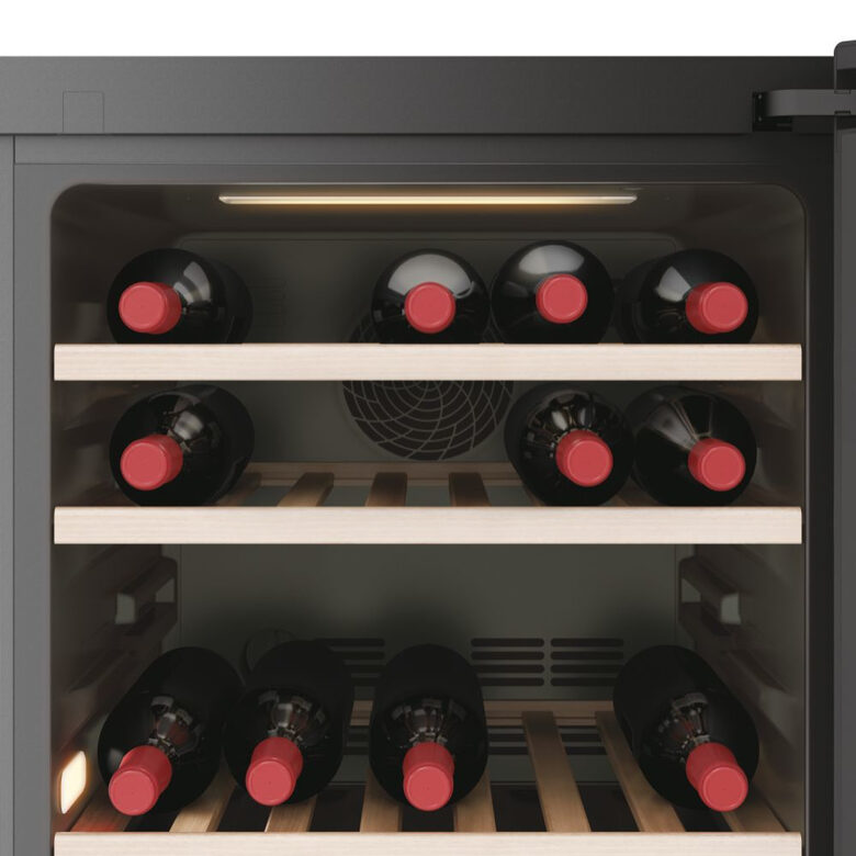 Haier Wine Bank 50 Serie 7 HWS77GDAU1 Cantinetta vino con compressore Libera installazione Nero 77 bottiglia/bottiglie
