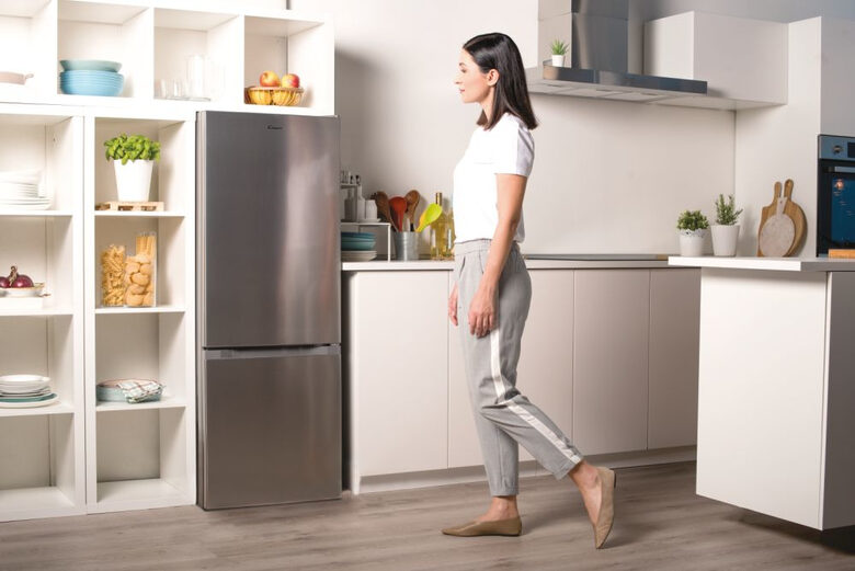 Candy CMCL 5142SN frigorifero con congelatore Libera installazione 205 L F Argento