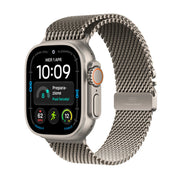 Apple Watch Ultra 4 GPS + Cellular, Cassa 49 mm in titanio naturale con Loop in maglia milanese in titanio naturale - M