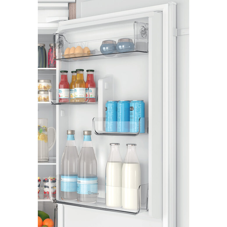 Indesit INC18 T311 frigorifero con congelatore Da incasso 250 L F Bianco