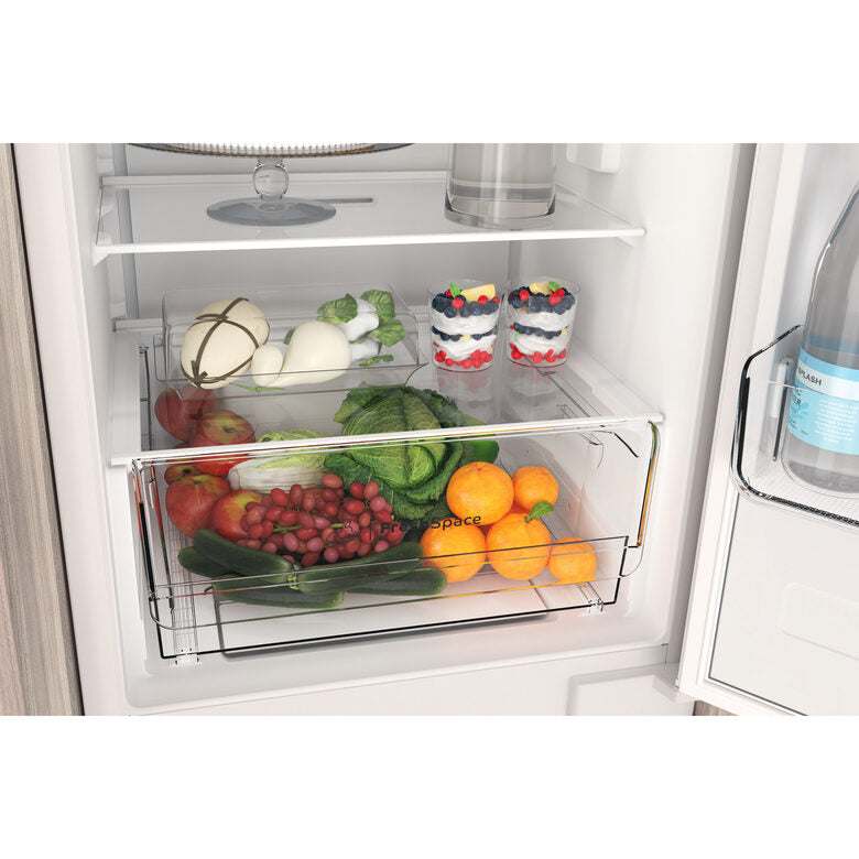 Indesit INC18 T311 frigorifero con congelatore Da incasso 250 L F Bianco