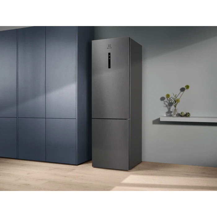 Electrolux LNC7ME34X2 frigorifero con congelatore Libera installazione 367 L E Acciaio inossidabile