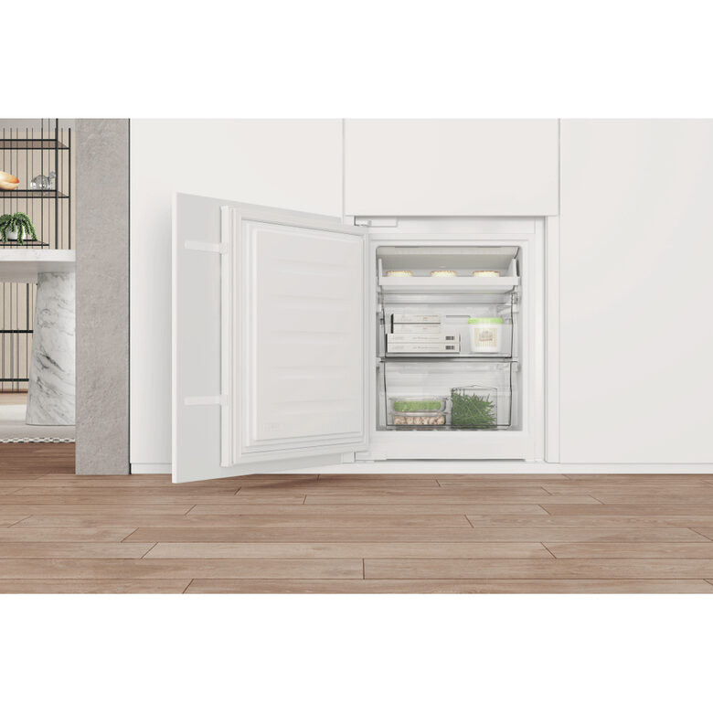 Whirlpool WHC18 T332 frigorifero con congelatore Da incasso 250 L E Bianco