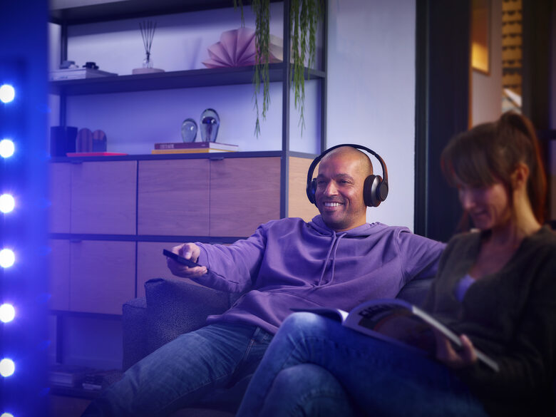 Philips 6000 series TAH6206BK/00 cuffia e auricolare Cuffie Cablato A Padiglione MUSICA Bluetooth Nero