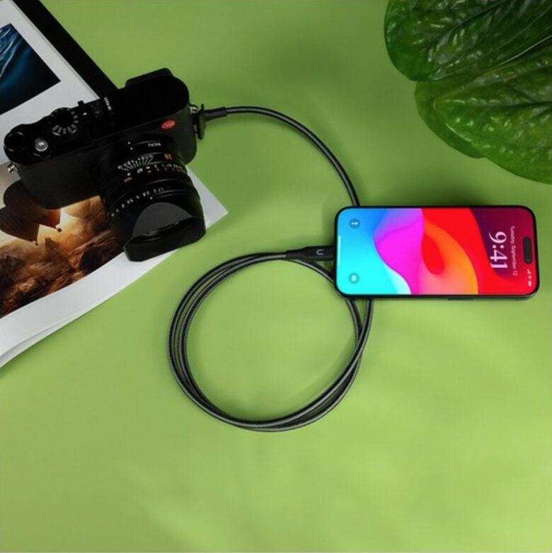 Tunit Cavo di ricarica e trasferimento USB-C / USB-C 240W Nero