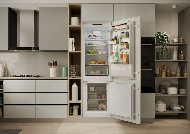 Candy CNBQL3518EV Frigorifero da incasso 268 L E Bianco