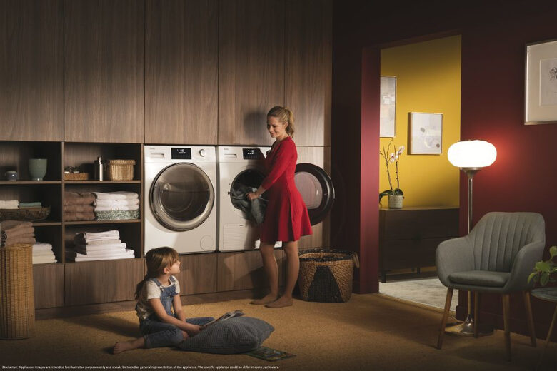 Haier Serie 876 HW80-B14876N lavatrice Caricamento frontale 8 kg 1330 Giri/min A Bianco