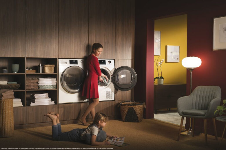 Haier Serie 876 HW80-B14876N lavatrice Caricamento frontale 8 kg 1330 Giri/min A Bianco